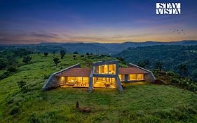 Stone House Bezze By Stayvista With Lake View, Jacuzzi & Lawn - Your Perfect Getaway